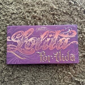 Lolita Por Vida Eyeshadow Palette